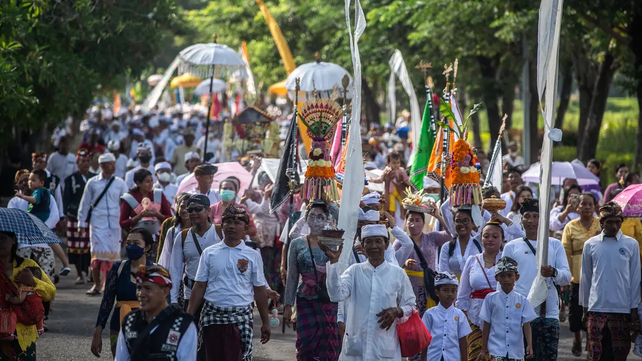 Umat Hindu Surabaya Jalani Upacara Melasti