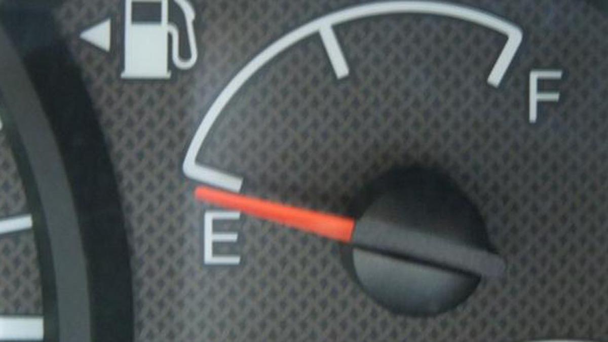 Misteri Lampu Bensin Rush yang Berkedip: Lebih dari Sekadar Peringatan Kosong