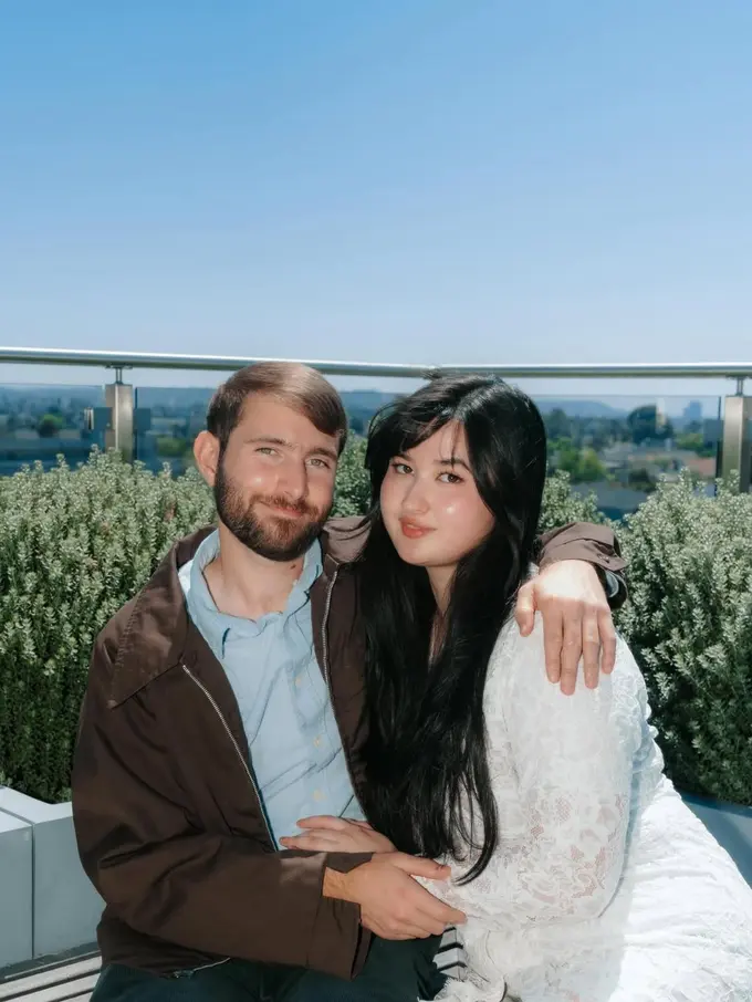 Potret Cantik Stephanie Poetri Menikah di Amerika dengan Busana Pengantin yang Super Sederhana, Titi DJ Pakai Kebaya Floral