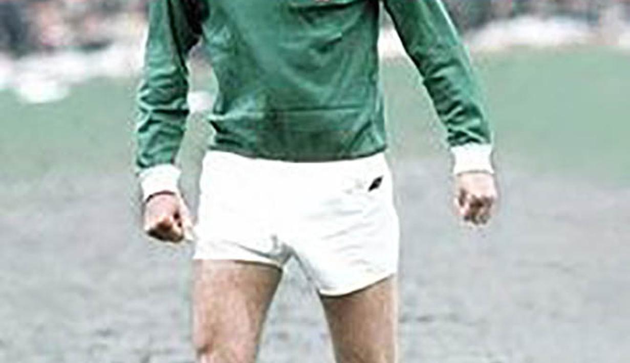 3. George Best (Irlandia Utara) - Bintang Manchester United pada era 60-70an dengan 137 gol dari 361 penampilan. Bukan hanya juara, dirinya juga tidak pernah tampil di Piala Eropa.