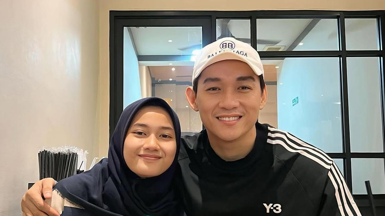 7 Potret Ifan Seventeen Bersama Anak Perempuannya, Suapi Sang Putri - Antar ke Bandara Mau Balik Pesantren