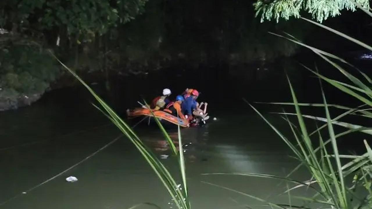 Dua Remaja Tenggelam Ditemukan Tewas Berpelukan di Dasar Sungai Cisadane Bogor