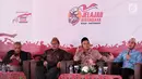 Romo Benny, Moderator Marzuki Wahid, Prof. Dr. H Khaerul Wahidin, Pangeran Kesultanan Kanoman Cirebon Patih Raja M Qodran saat dialog Jelajah Kebangsaan bertema 'Merawat Moderasi Beragama' di Stasiun Cirebon, Selasa (19/2). (Liputan6.com/JohanTallo)