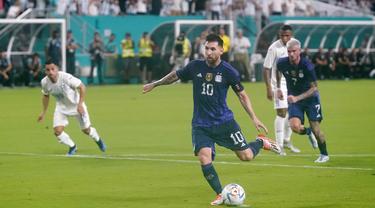 Foto: Lionel Messi Cetak Gol Indah Bersama Argentina, Neymar Berikan Dua Assist ke Richarlison