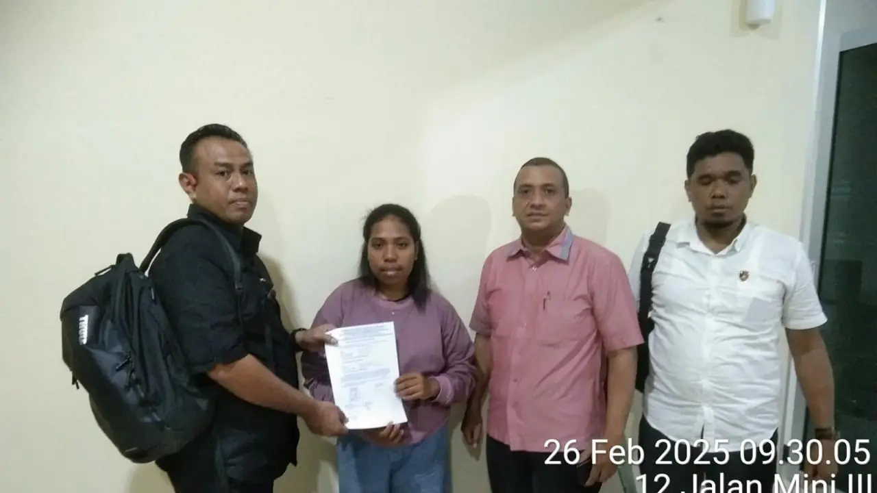 Tim Unit TPPO Ditreskrimum Polda NTT saat menjemput korban di Jawa Barat. (Liputan6.com/Istimewa)