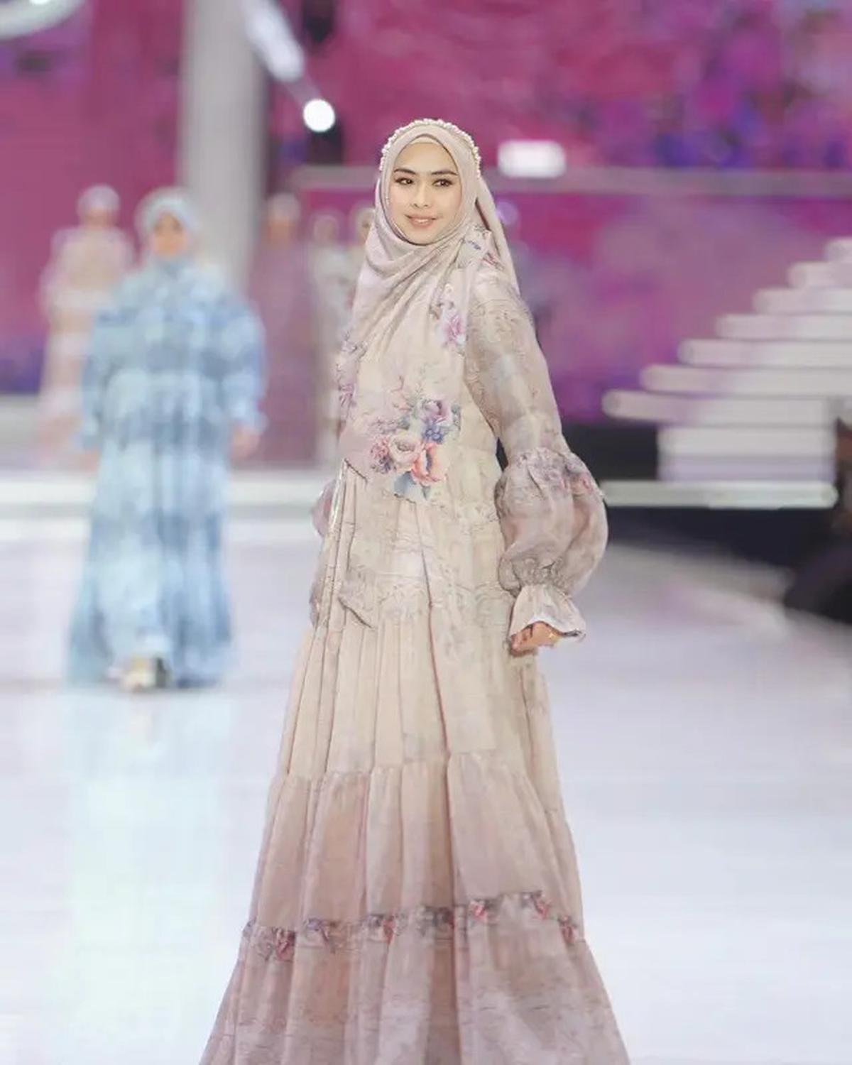 5 Model Dress Terbaru, Yuk Intip Padu Padannya untuk Dipakai di Hari Raya
