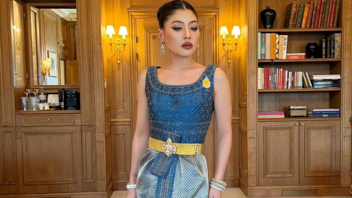 Gaya Tradisional Putri Thailand Sirivannavari Tampil di Jamuan Kenegaraan Prancis