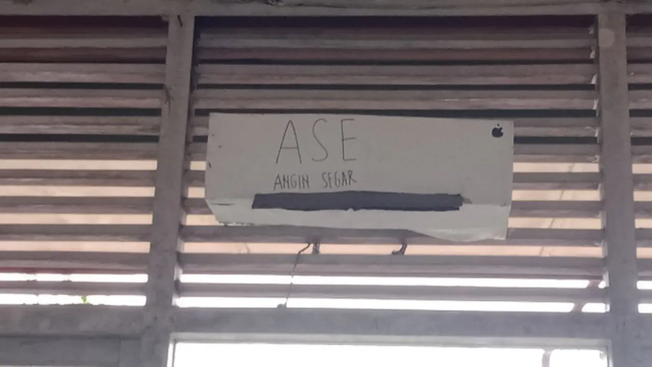 5 Potret AC di Sekolah Ini Nyeleneh Banget, Ada yang Low Budget