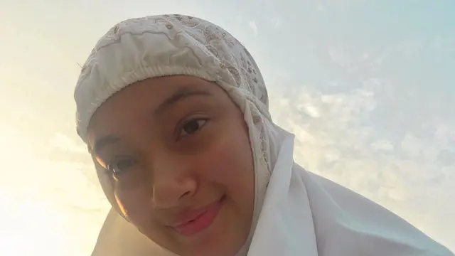 6 Potret Megan Domani Pakai Hijab, Makin Anggun