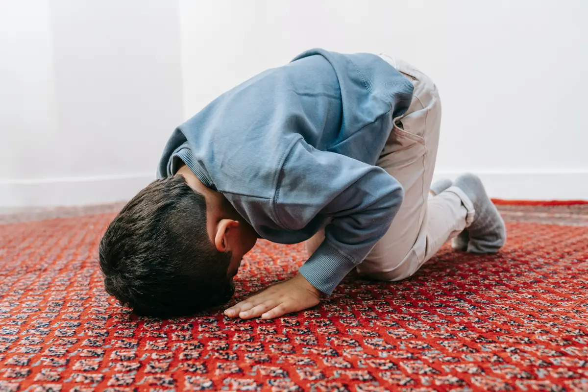 5 Tips Efektif Mengajarkan Ibadah Salat Pada Anak Sejak Dini