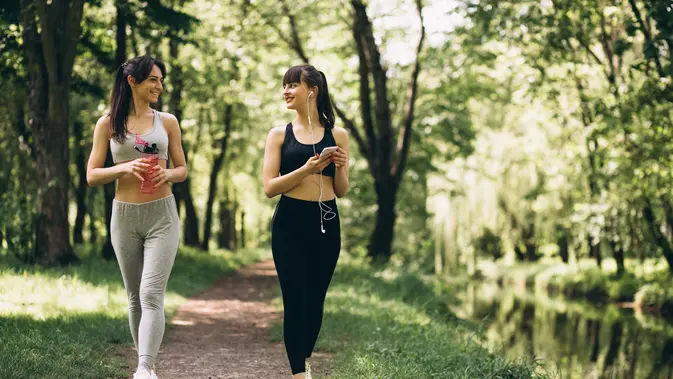 Jalan Kaki 10 Ribu Langkah, Turunkan Berat Badan Juga Sehat