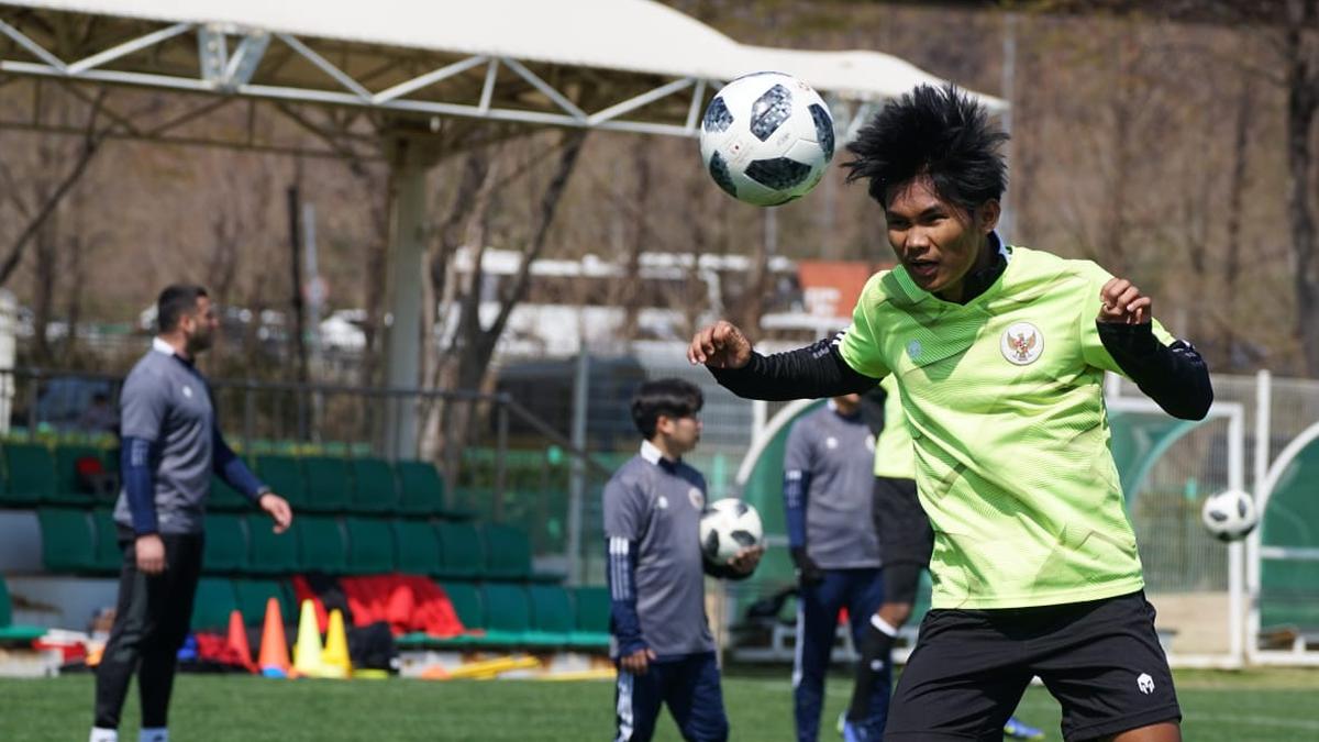 Bahaya Terselubung dari Teknik Heading Sepak Bola, Ada Risiko Gangguan Saraf Mengintai