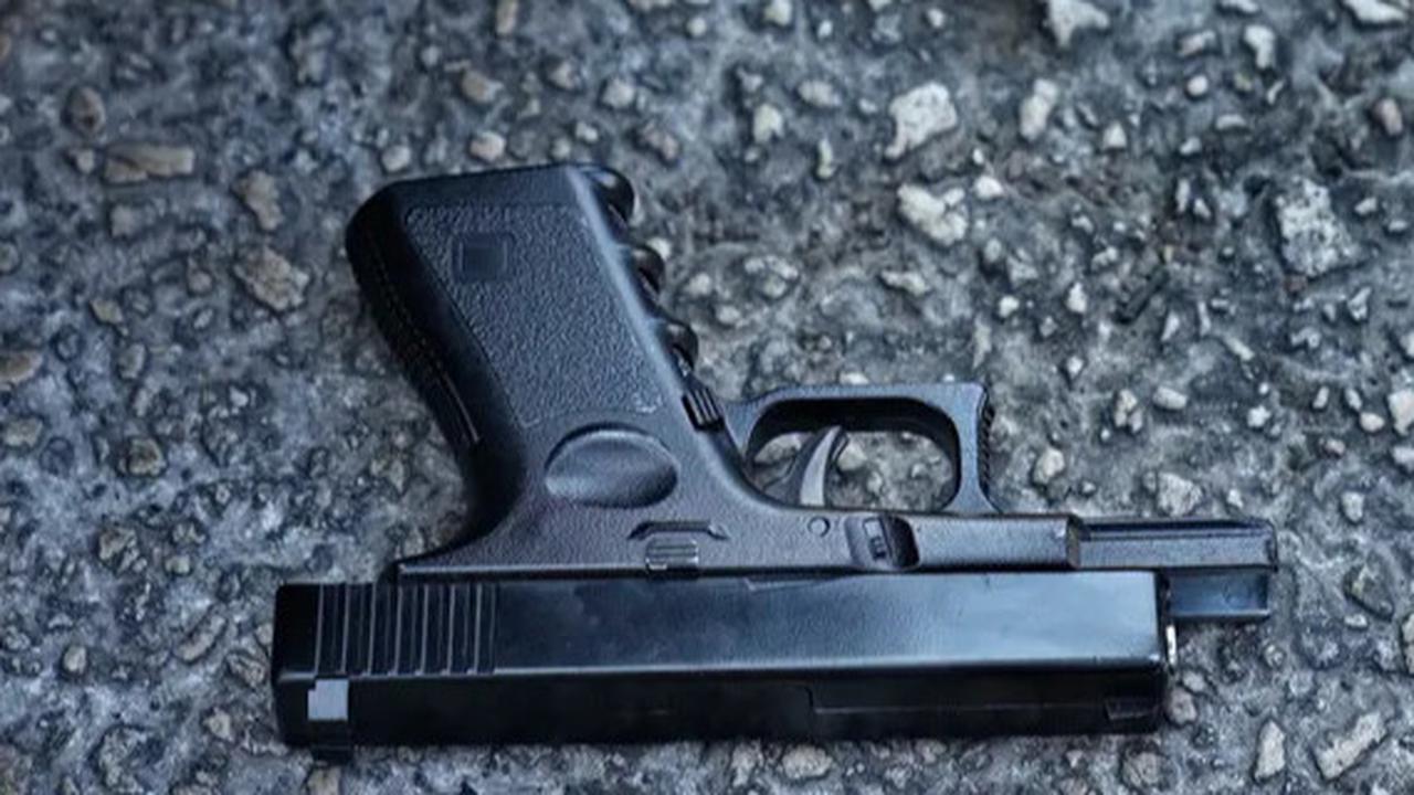 Kaget Papasan di Gerbang, Eks TNI AL Berondong Tembakan ke Mobil Polisi saat akan Ditangkap Terkait Kasus Narkoba