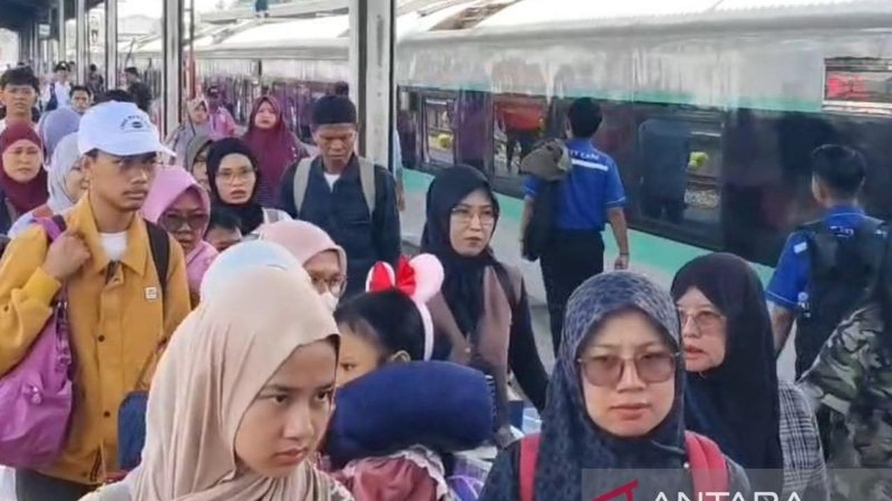 Jelang Tahun Baru, KAI Daop 3 Cirebon Catat Lonjakan Penumpang Signifikan