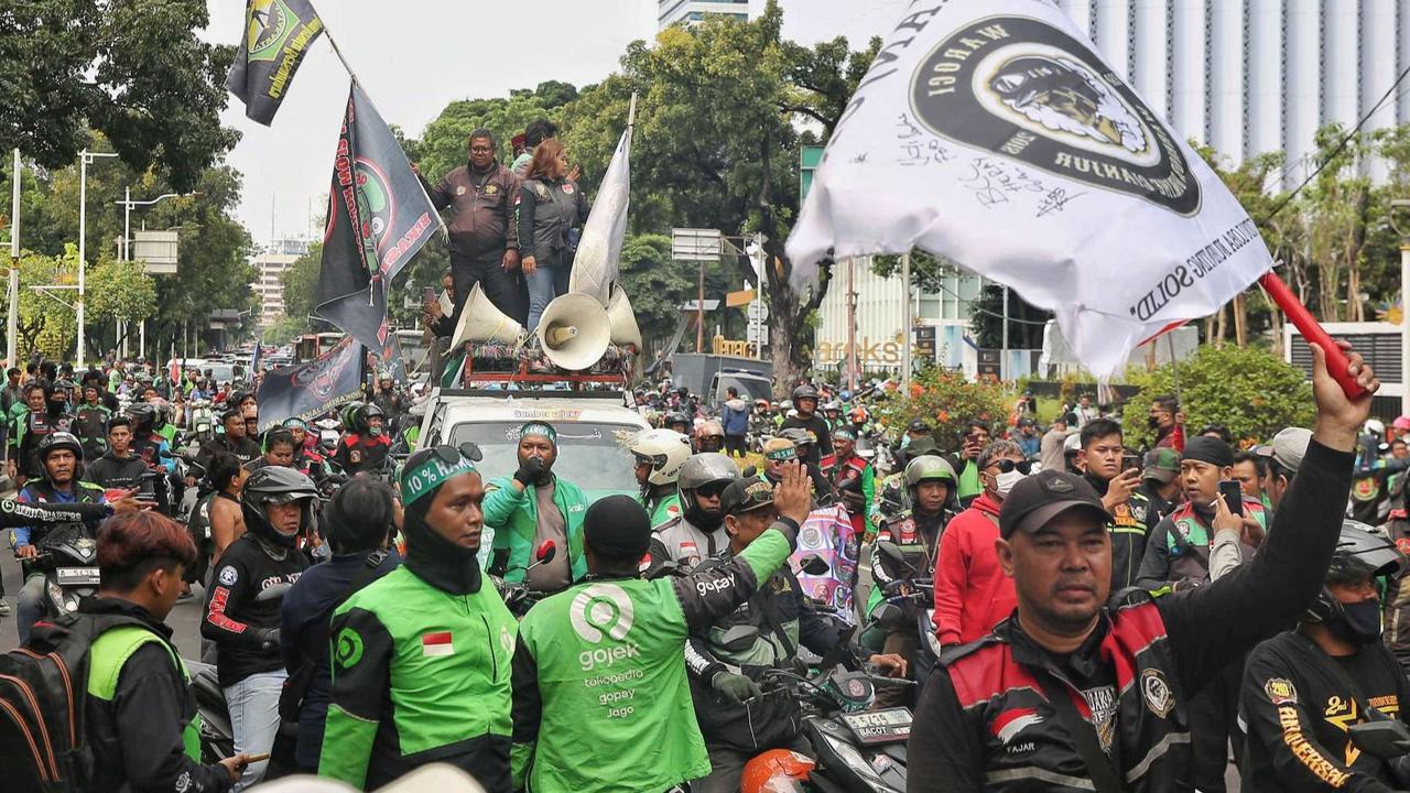 VIDEO: Momen Panas Rapat! Ojol Tantang Komisi V Panggil Aplikator & Kemenhub "Kita Telanjangi Mereka"