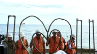 Wakil Gubernur DKI Jakarta Sandiaga Uno menyambangi Pulau Bidadari, Kepulauan Seribu. (Liputan6.com/Devira Prastiwi)
