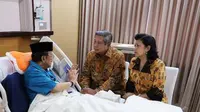 SBY Jenguk BJ Habibie di RSPAD