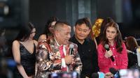 Hotman Paris bersama dengan Jessica Bennett dan Gito Huang.
