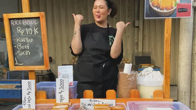 Talitha Curtis, Dulu Pemain Sinetron GGS Kini Berjualan Makanan di Depan Minimarket. (instagram/talithacurtis_)