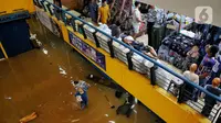 Aktivitas perdagangan di Pasar Cipulir, Jakarta, Selasa (4/3/2025). (Liputan6.com/Angga Yuniar)