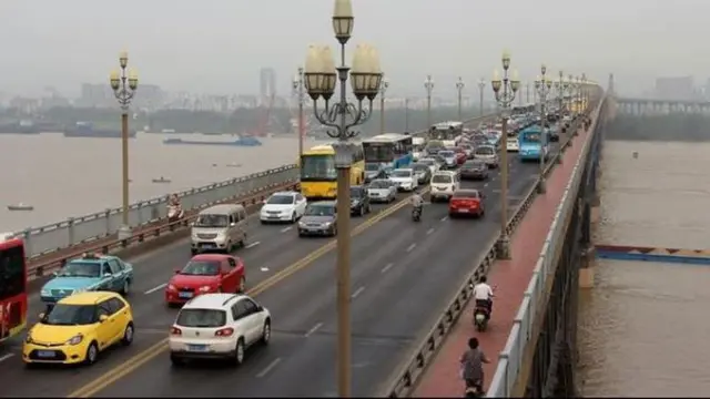 Pria di China Cegah 400 Orang Lebih untuk Bunuh Diri di Jembatan Nanjing