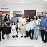 Annisa Pohan dan Aliya Rajasa kerap tampil dengan gaya fashion elegan di ragam kesempatan, terutama saat mendampingi sang suami. [Foto: Instagram/ Annisa Pohan]