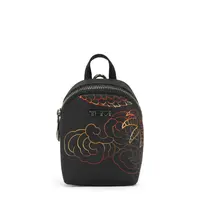 Dalam menyambut imlek 2024, TUMI mengeluarkan koleksi terbaru yang terbatas dengan berkolaborasi bersama seniman terkenal dari Shanghai bernama Weber Zhang. (Foto Press Release TUMI)