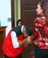 Sidang terkait kasus pedofilia terhadap anak Nafa Urbach, Mikhaela Lee Juwono kembali di gelar. Nafa hadir dalam sidang yang digelar di Pengadilan Negeri Jakarta Selatan pada Rabu (10/1/2018). (Nurwahyunan/Bintang.com)