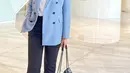 Gaya fresh lainnya bisa didapat dari permainan nuansa warna blazer untuk hadirkan kesan profesional dengan warna ceria.   [Foto: Instagram/ Fifi Aleyda Yahya]