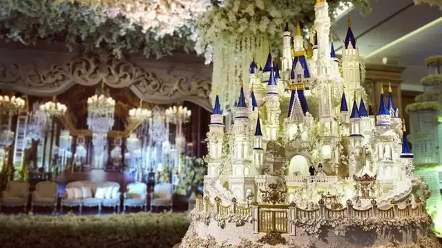 Kue pernikahan Momo Geisha (kapanlagi.com)