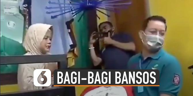 VIDEO: Viral Momen Mensos Bagi-Bagi Bansos, Netizen Menyindir