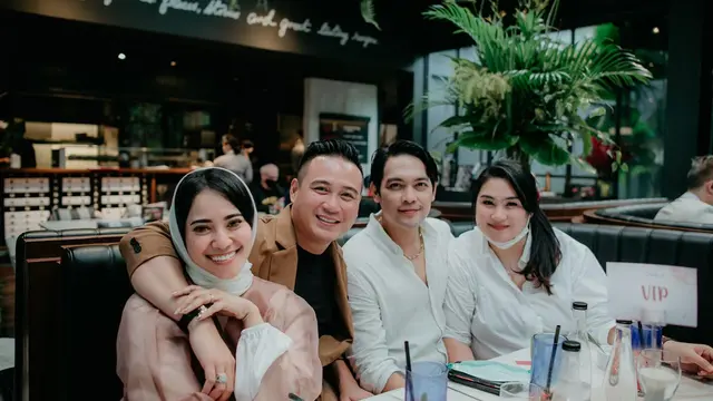 Andhita Irianto (kerudung)