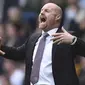 Sean Dyche - Pelatih Burnley ini memuncaki daftar pelatih paling awet di Liga Inggris. Pria berusi 50 tahun itu telah melatih The Clarets sejak Oktober 2012. 9 Tahun menangani Burnley ia telah menorehkan 405 laga dengan 149 kemenangan. (AFP/Oli Scarff)