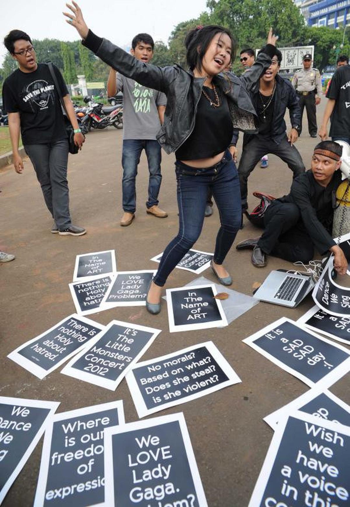 Little Monsters menari di Istana Merdeka