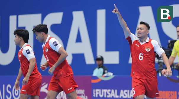 Pemain Timnas Futsal Indonesia, Samuel Eko, melakukan selebrasi setelah mencetak gol ke gawang Irak dalam laga Grup A Piala Asia Futsal 2026 di Indonesia Arena, Jakarta, Sabtu (31/1/2026). (Bola.com/Bagaskara Lazuardi)