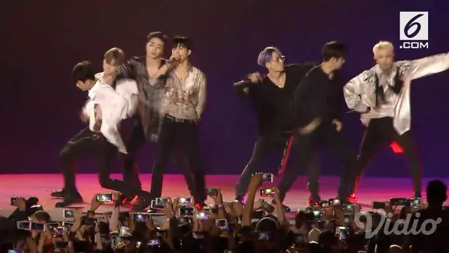 Boyband Korea, iKOn berhasil menghibur penonton closing Ceremony Asian Games 2018.