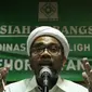 Ketua Umum Badan Koordinasi Mubaligh (Bakomubin) Se Indonesia Ali Mochtar Ngabalin saat memberikan keterangan kepada wartawan di Jakarta, Kamis (3/11). (Liputan6.com/Faizal Fanani) 