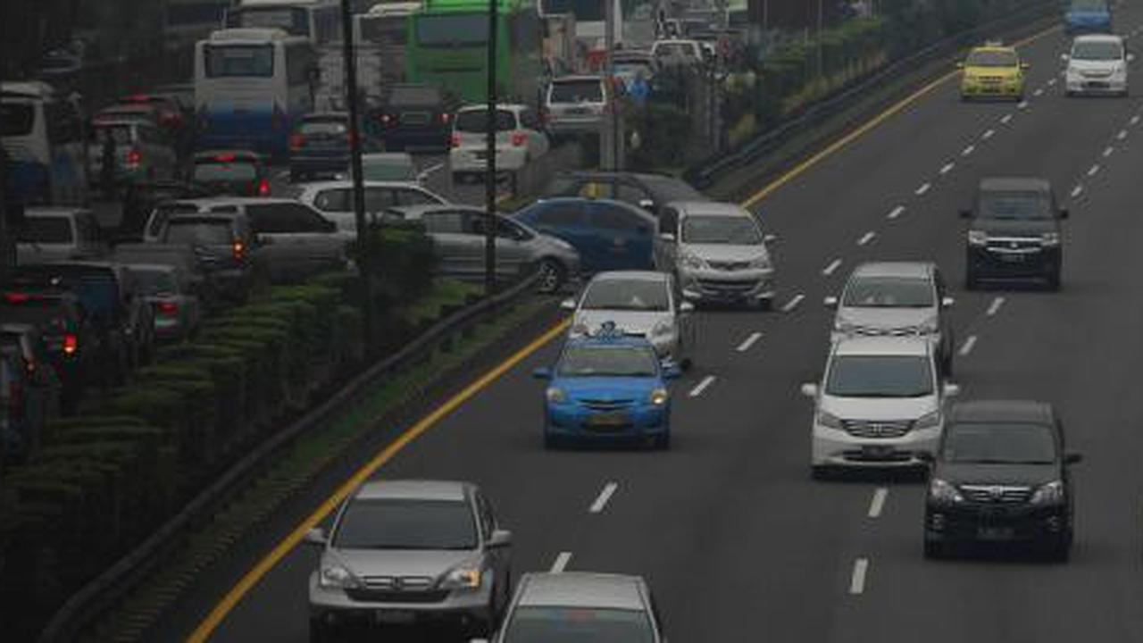 Ahok ngotot bangun dua ruas jalan tol