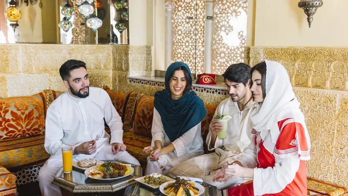 Menghangatkan Ramadan dengan Berbuka Bersama Teman
