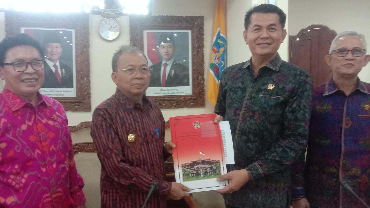 Ungkap Nasib Proyek Lift Kaca di Pantai Kelingking Nusa Penida, Gubernur Koster: Tunggu Kejutan
