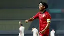 Pemain Laos U-19, Chanthavixay Khounthoumphone, merayakan kemenangan atas Thailand U-19 pada laga semifinal Piala AFF U-19 2022 di Stadion Patriot Candrabhaga, Bekasi, Rabu (13/7/2022). (Bola.com/M Iqbal Ichsan)