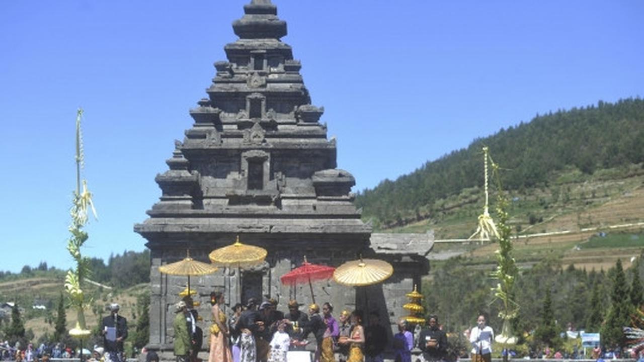 Ritual potong rambut anak gimbal ramaikan Dieng Culture Festival