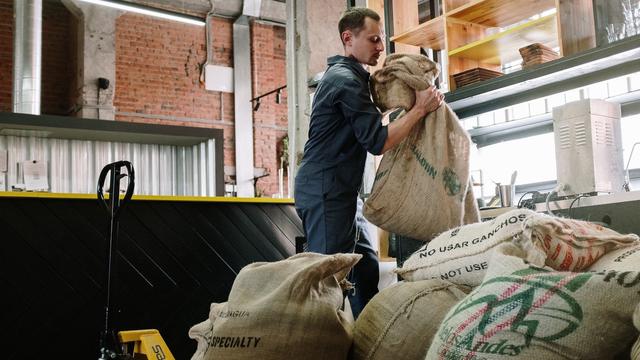 Ilustrasi bekerja keras