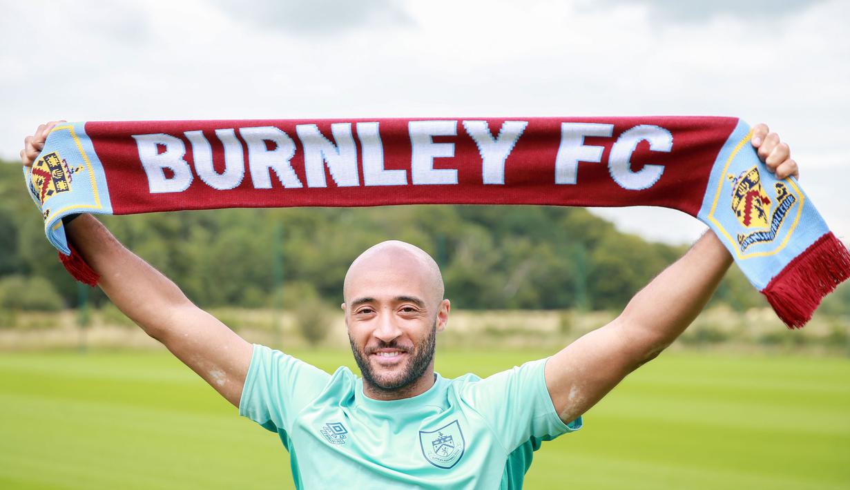 Nathan Redmond tercatat pernah membela Southampton selama 7 musim, mulai 2016/2017 hingga awal musim 2022/2023. Hanya satu laga membela Soton di Premier League pada awal musim 2022/2023, ia kemudian dilepas ke Besiktas dengan status bebas transfer. Hanya bertahan semusim, Nathan Redmond kembali ke Premier League bersama tim promosi Burnley yang mendatangkannya secara gratis. (burnleyfootballclub.com)