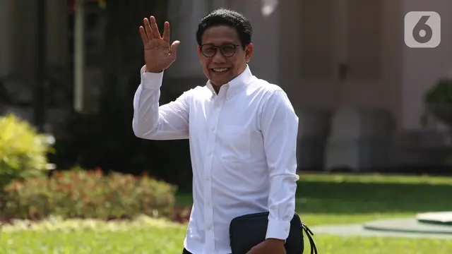 Acungan Jempol Kakak Kandung Cak Imin Saat Tiba di Istana