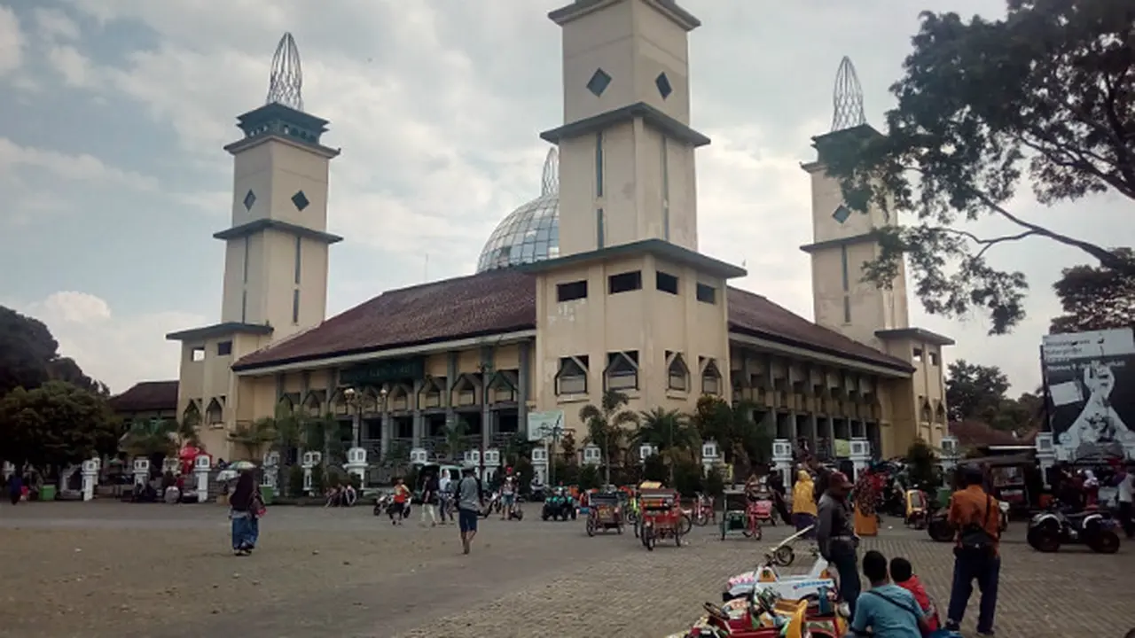 Alun-alun Mesjid Agung Garut