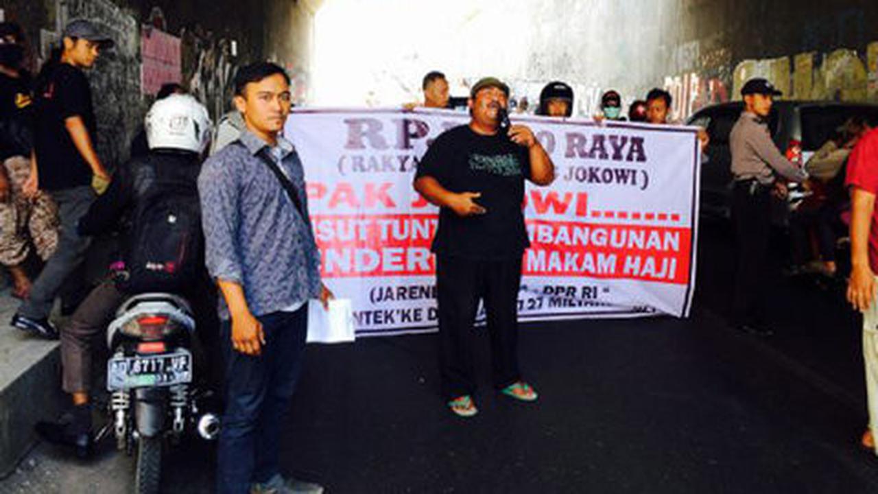 Underpass tak kunjung diperbaiki, warga Sukoharjo blokir jalan