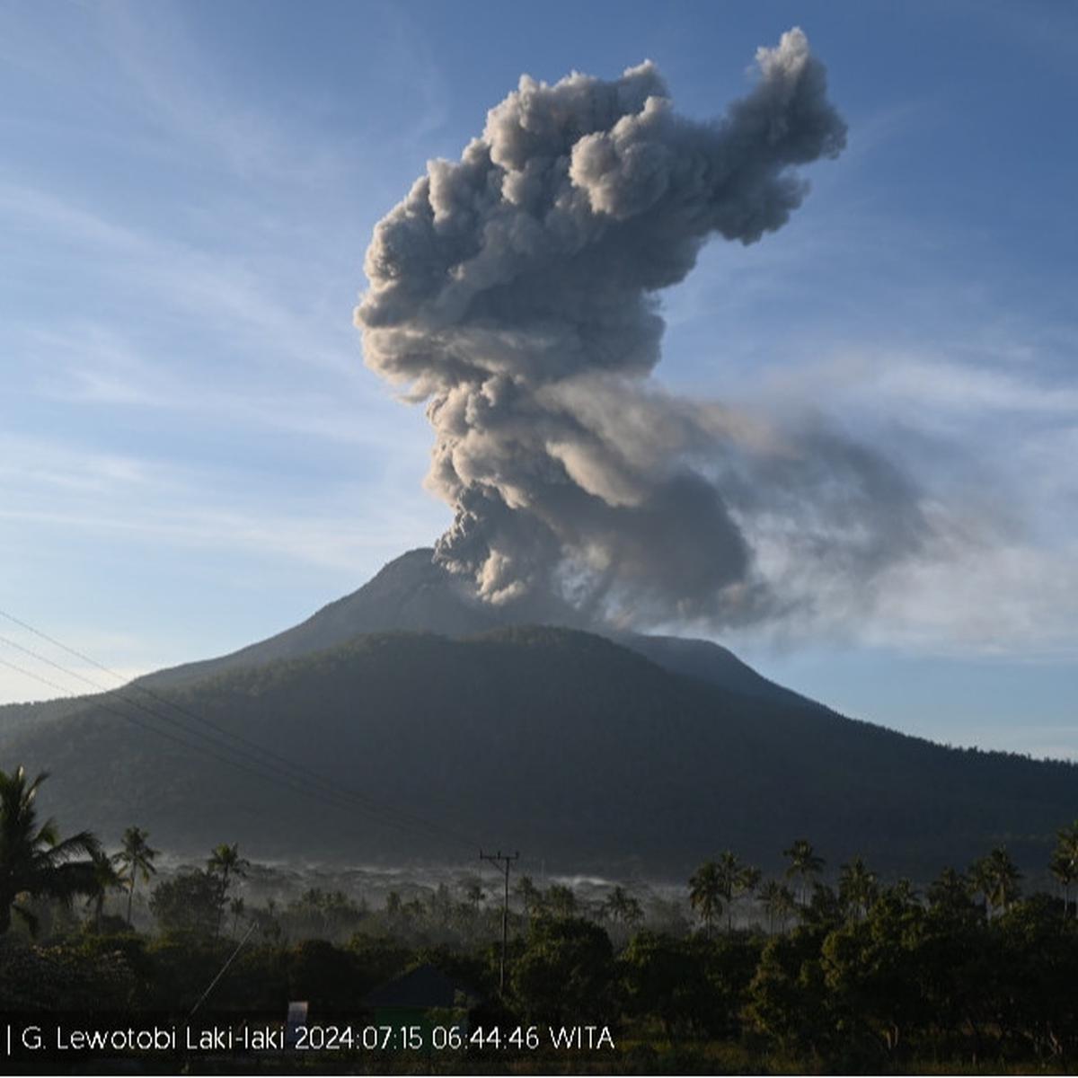 Gunung Lewotobi Laki-laki