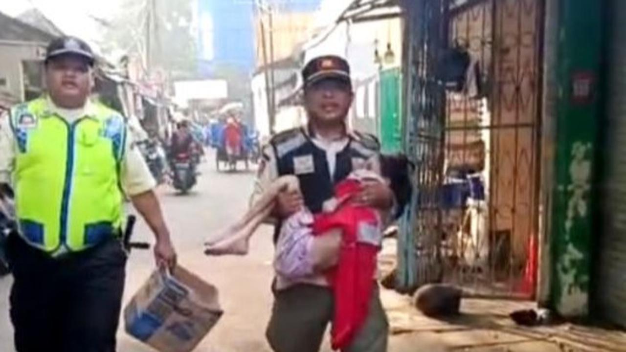 Bocah 7 Tahun Babak Belur Usai Disiksa Orang Tua Ditemukan di Pasar Kebayoran Lama
