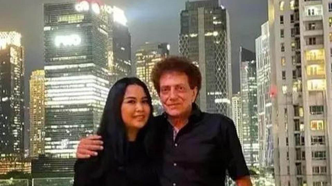 Dari pernikahan mereka, lahir seorang putri, Malayeka Shezan Albar, pada 9 April 2017.